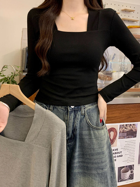 High-End Gray Square-Neck, Collarbone-Exposing, Padded-Shoulder, Long-Sleeve T-Shirt for Women, New Spring Style, Suitable for Daily Commuting, Slim-Fit Base Layer