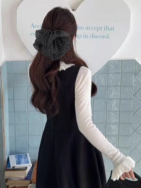 Layered Ruffle Collar Bell-Sleeve Stretch Knit Sweater for Women, Slim Fit, New Autumn Korean Style, Elegant Inner Layer Soft Sweater