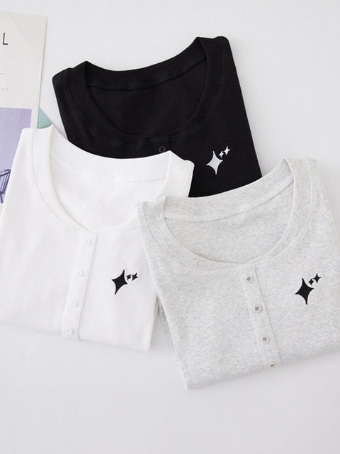 Personalized Star Embroidery Button-Down Round Neck Black Ribbed T-Shirt for Women, New Spring Korean Style Slim-Fit Base Shirt for Commuting