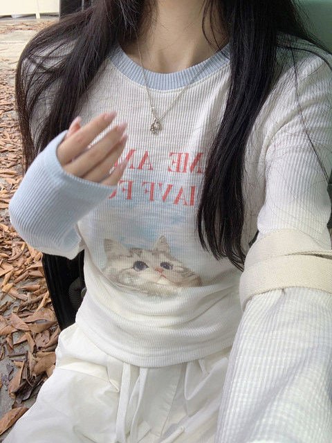 Cat Print Color-Block Round Neck Long-Sleeve T-Shirt for Women, 2026 Spring New Korean Style, Age-Reducing, Slim-Fit, Slimming Base Shirt