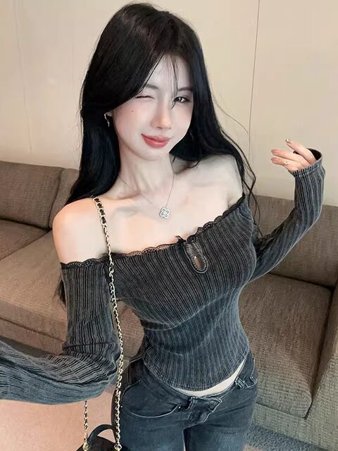 Atmospheric Lace Off-Shoulder Ribbed Long-Sleeve T-Shirt for Women, New Autumn Style, Sexy and Pure Desire Style, High-Waisted Short Top