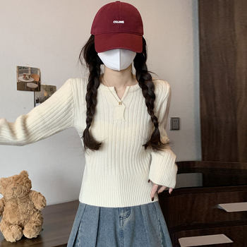 Casual Apricot-Colored Small V-Neck Pit-Striped Long-Sleeved Knitwear for Women, Autum New K-Style, Slim-Fitting Short Knitwear for Small People