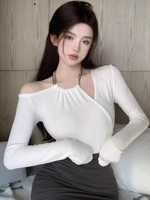 Sexy Little Wild Cat Chain Halter Black Top for Women, 2025 Autumn New Design, Stylish Patchwork Long-Sleeve T-Shirt