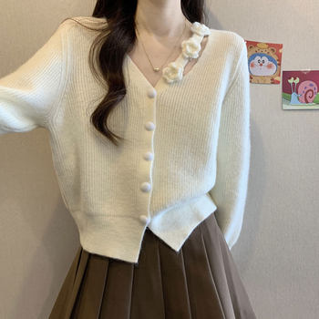 Designed with a Gentle Floral Style, Loose-Fitting V-Neck Sweater Jacket for Women, White, New Autumn Single-Breasted Knitted Cardigan