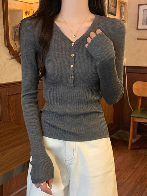 Korean Style Button V-Neck Slim Fit Soft Knit Sweater for Women 2025 Autumn New Simple and Stylish Long-Sleeve Base Sweater