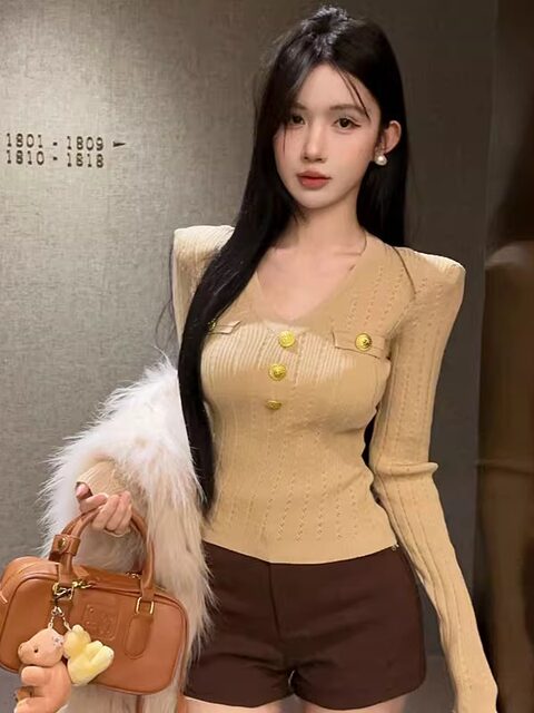 Pure Desire Hot Girl Slim Fit V-Neck Button Long Sleeve T-Shirt for Women 2025 Autumn New Style Short Chanel-Style Base Shirt