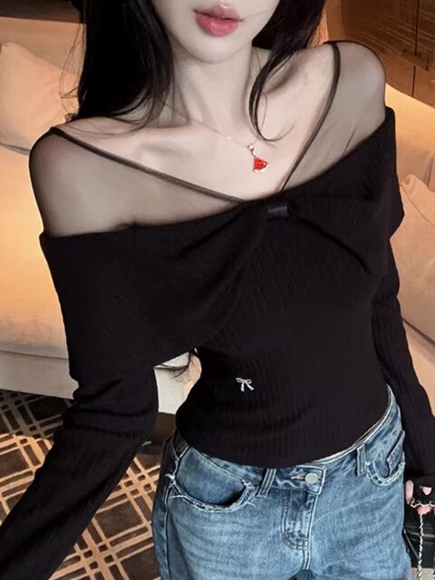 Sweet and Pure Style Mesh Splicing One-Shoulder Long-Sleeved T-Shirt for Women, New Winter Style with Bow, Hollow Back Top