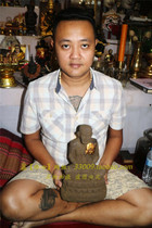 Thai Buddha brand Buddha statue Longpa Toro himself enshrines Buddha statues