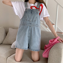 Retro denim suspenders for women summer 2024 new loose slimming high waist wide leg shorts small body jumpsuit
