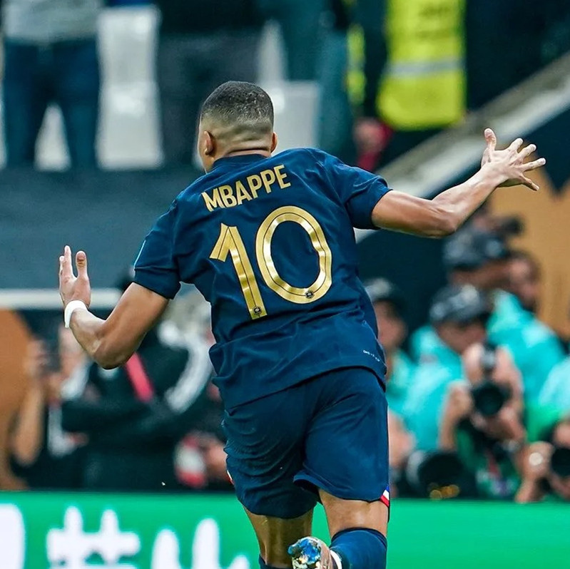 2022 French National Team Home Jersey Mbappe Griezmann Dembele Giroud Player Version Men's Football Uniform
