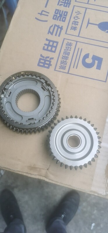 Transmission First and Second Gear Synchronizer 47 Teeth 42 Teeth Reverse Gear Wheel 34 Teeth 32 Teeth Dongfeng Fengguang 580 560 1.8 Transmission First and Second Gear Synchronizer 47 Teeth 42 Teeth Reverse Gear Wheel 34 Teeth 32 Teeth Dongfeng Fengguang 580 560 1.8