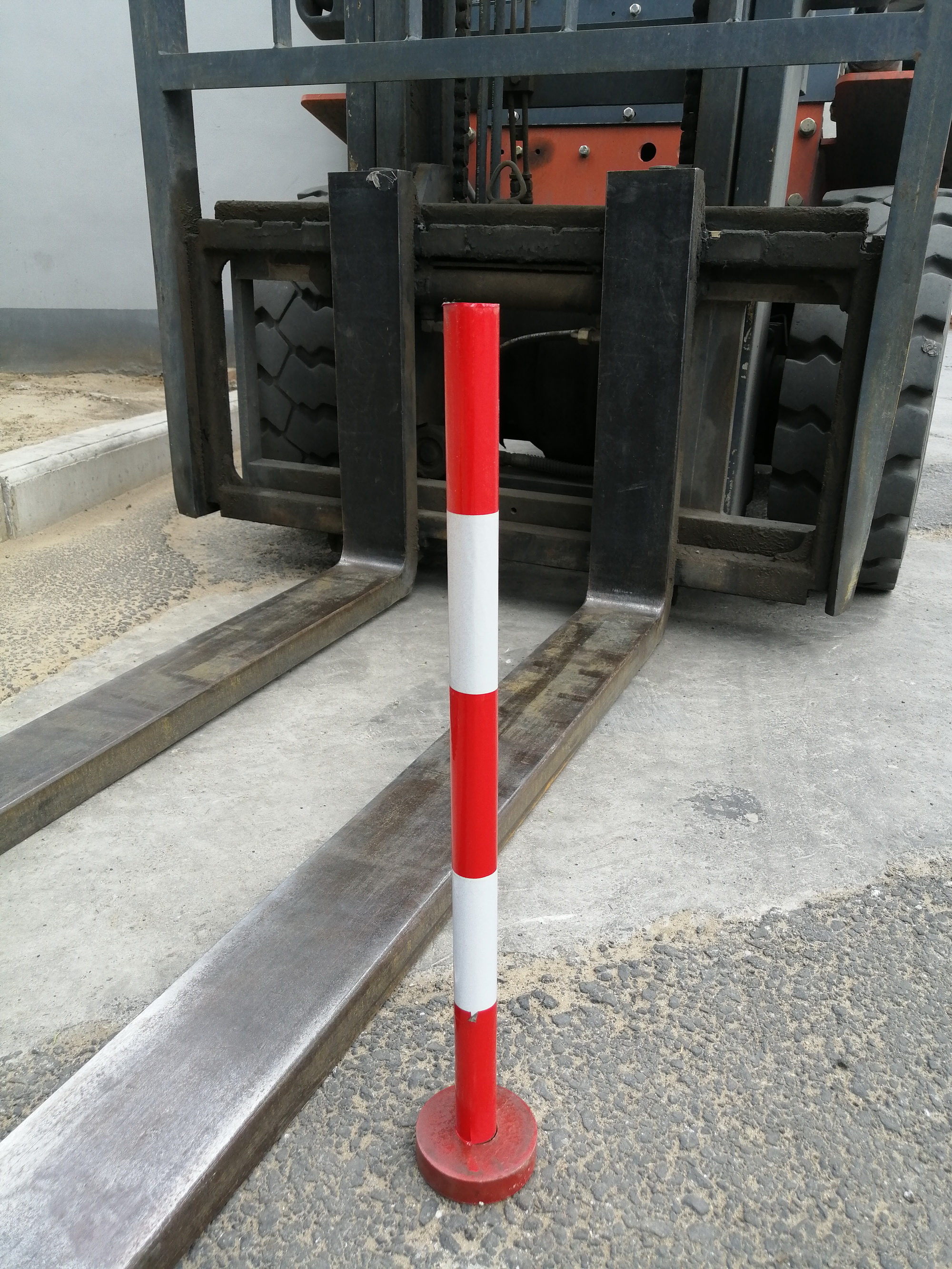 School forklift training sideline pole forklift driver reflective practice pole forklift practice pole forklift line side pole