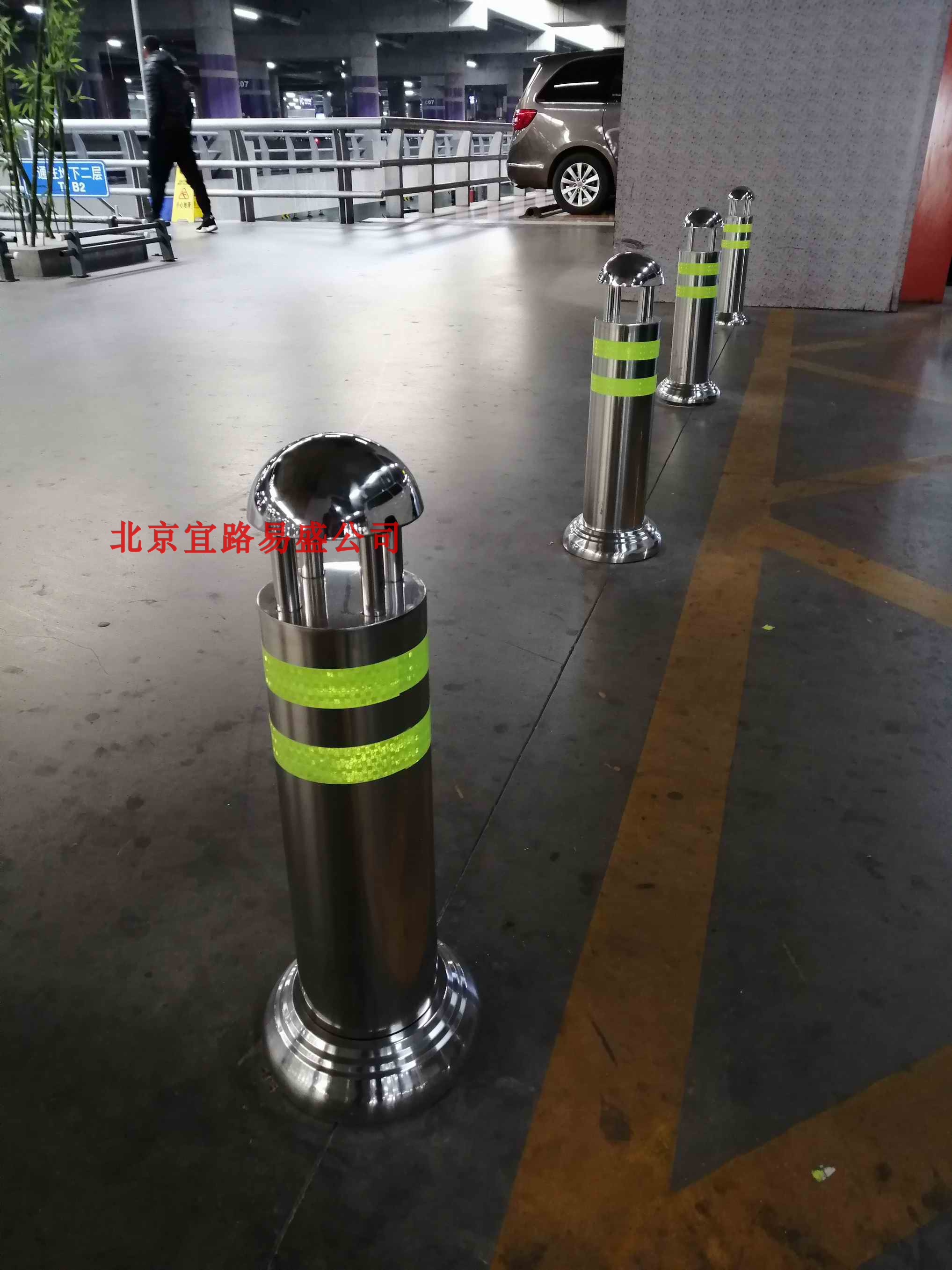Stainless Steel Road Cone Reflective Cone Isolation Column Parking Lot Safety Caution Reservation Post Road Pile Hotel Supplies Set