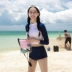 Đồ bơi nữ bảo thủ hai mảnh tay dài cạp cao xẻ ngực Hàn Quốc suối nước nóng nhỏ nước hoa tươi áo tắm cho học sinh bikini 2 mảnh màu đen	 Bộ đồ bơi hai mảnh