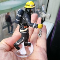 CWS firefighter Doll Doll black suit holding steel axe mask back oxygen barrel alloy ratio 24 Hongxing