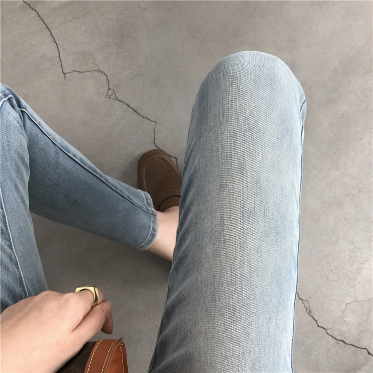 This time, there is a special color, beautiful pants, zero bondage spring and summer new all-match nine-point jeans