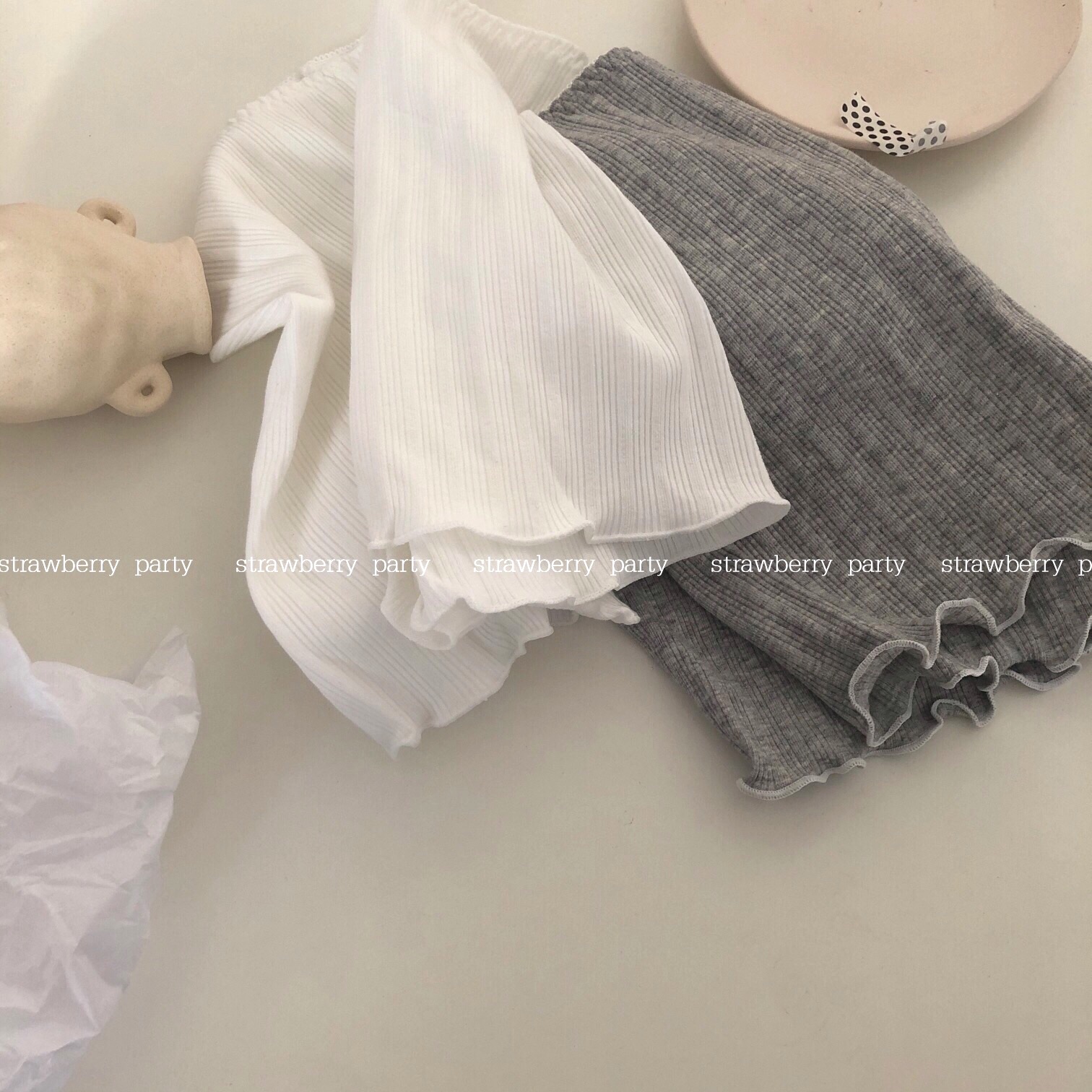 Strawberry Party Japanese new wooden ear cotton safety pants Mid-rise large stretch girl leggings to prevent light