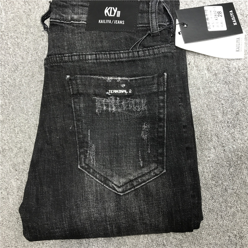 A trendy man in the autumn and winter season, with a new style of slimming, embroidered cat whiskers, black skinny jeans, a socially spirited young man, and a Kuaishou Internet celebrity pic 12