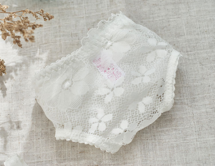 Châu Âu và Hoa Kỳ mới gợi cảm siêu mỏng nữ tính trong suốt áo ngực ren đặt nhỏ tươi nhẹ màu xanh lá cây áo ngực cổ điển màu đen và trắng - Bộ đồ lót quần chip ren