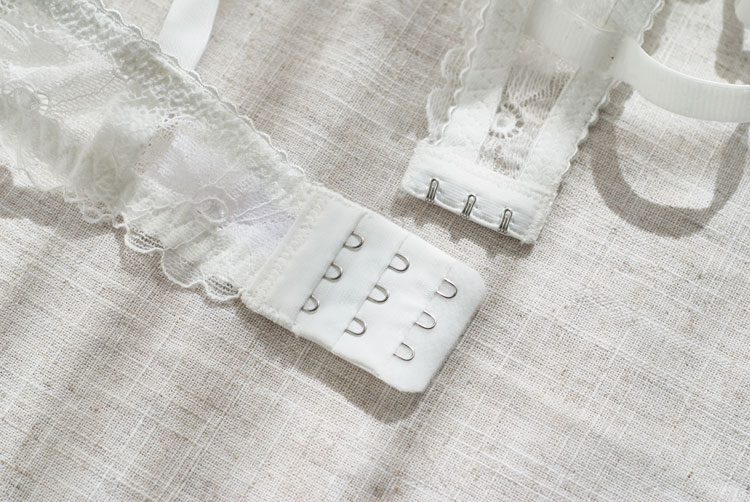 Châu Âu và Hoa Kỳ mới gợi cảm siêu mỏng nữ tính trong suốt áo ngực ren đặt nhỏ tươi nhẹ màu xanh lá cây áo ngực cổ điển màu đen và trắng - Bộ đồ lót quần chip ren