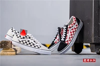 Old mans Vans cũ skool màu be trắng đỏ kẻ caro ván trượt cắt thấp nam và giày vải giày thể thao nữ 