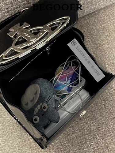 Вместительный и большой рюкзак, сумка на одно плечо, в стиле панк, крокодиловый принт, коллекция 2023