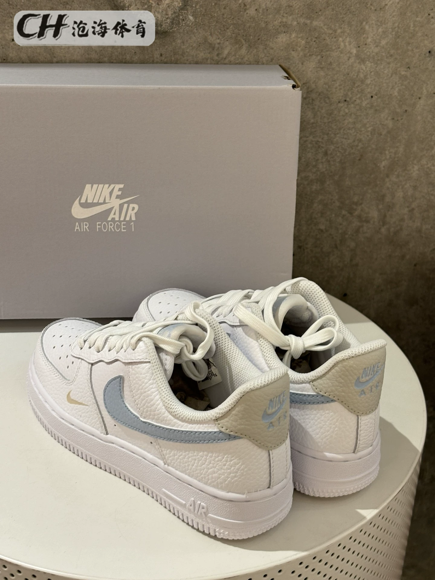 Женские обувь Nike Nike Air Force 1 AF1 белые синие Air Force 1 low-top кроссовки HF0022-100