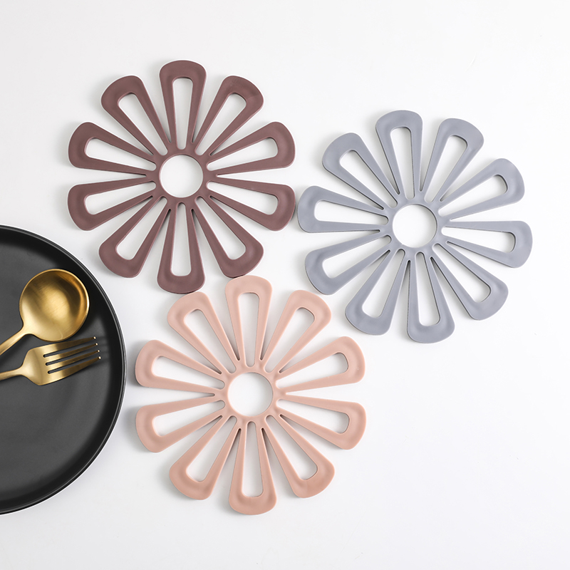 Heat insulation pad high temperature pot cushion cushion household creative thickness cucucukitchen dining table anti-hot silicone gel restaurant