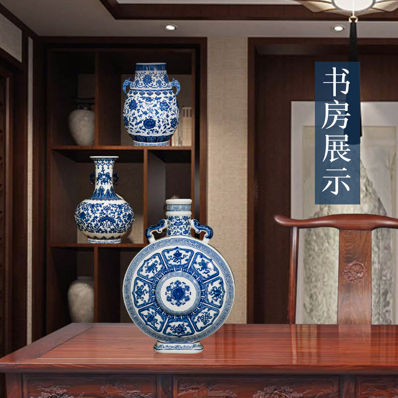 Jingdezhen blue and white porcelain antique ceramics from the qing qianlong hand - made flower arrangement sitting room adornment of Chinese style household furnishing articles