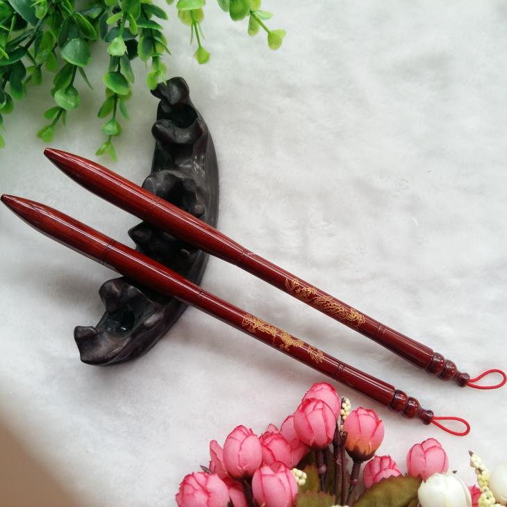 Personalised custom red sandalwood Lianhood micro-sculpted Long Pineapple Hair pen Patron Baby Baby Souvenir