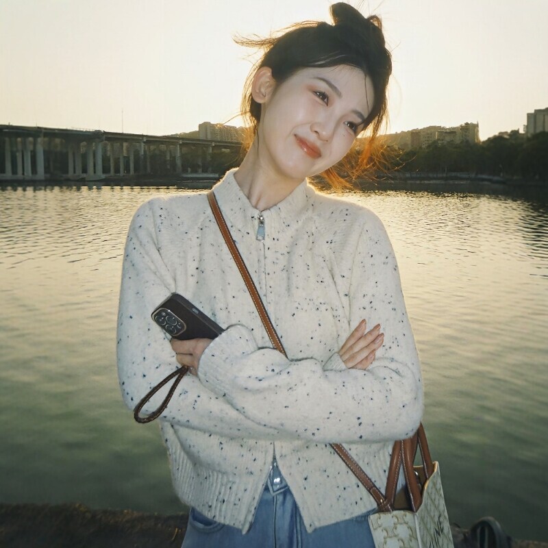 Lazy Style Twist Striped Knit Cardigan for Early Autumn, Round Neck, Color-Blocking Fine Stripes, Soft and Slimming, Long-Sleeve Commuter Cardigan Lazy Style Twist Striped Knit Cardigan for Early Autumn, Round Neck, Color-Blocking Fine Stripes, Soft and Slimming, Long-Sleeve Commuter Cardigan