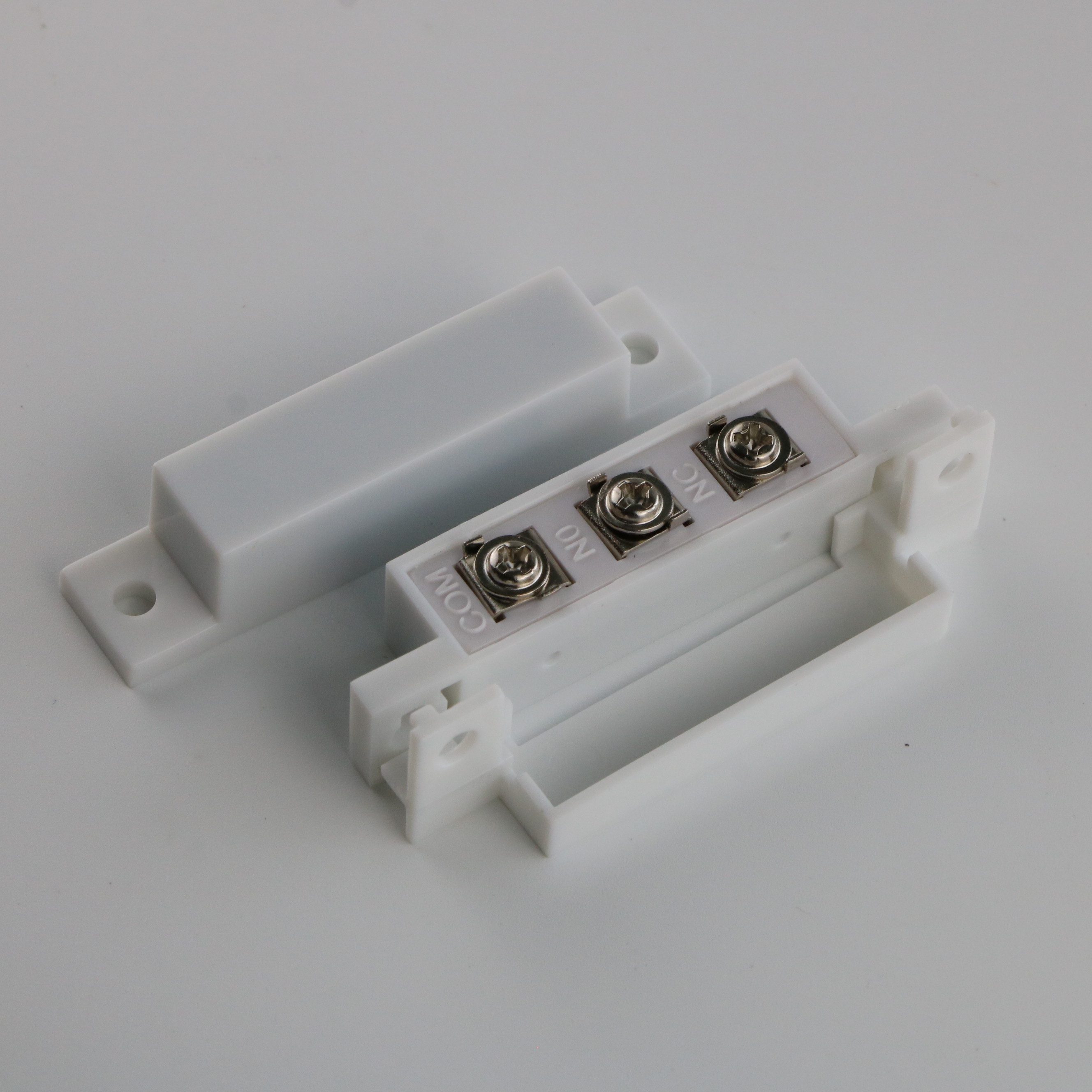 MC-31 wired plastic door magnetic switch Door and window anti-theft anti-intrusion detector Normally closed door magnetic switch signal