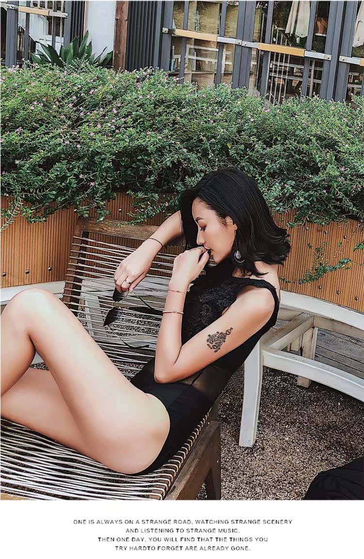 Bộ đồ bơi nữ Xiêm đen ren gợi cảm khoe ngực nhỏ thon gọn khoét lưng bikini khoét lưng nóng bỏng mùa xuân Hàn Quốc - Bikinis áo tắm cao cấp