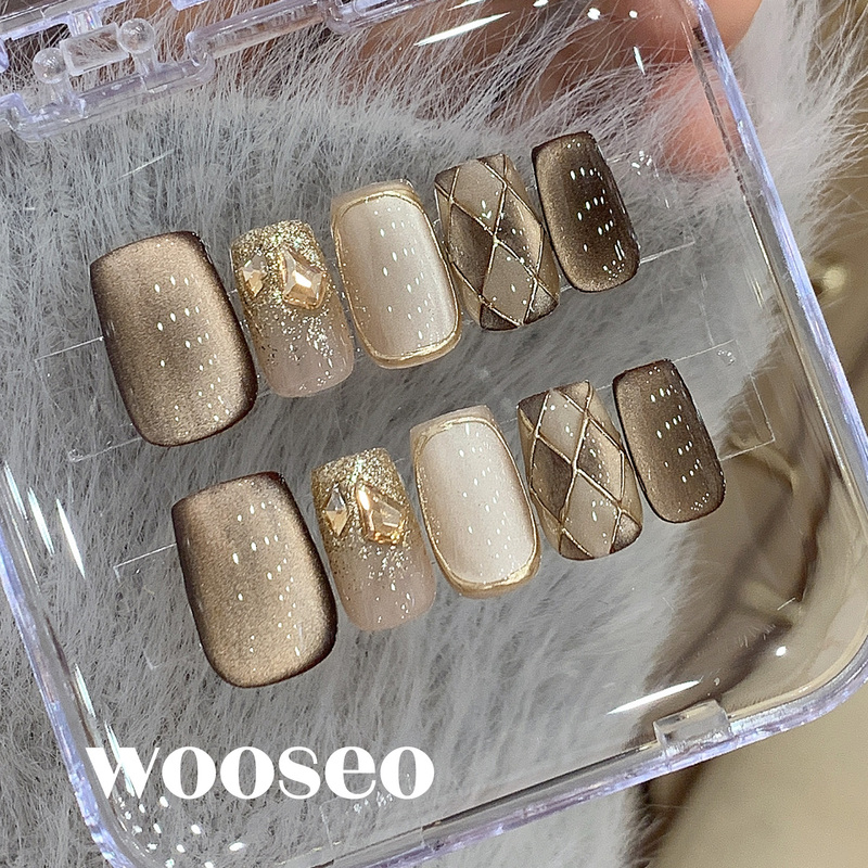 Maillard Cat Eye Wearable Nails Short Style 2026 New High-End Nail Stickers Autumn and Winter Handmade Wearable Nail Art Maillard Cat Eye Wearable Nails Short Style 2026 New High-End Nail Stickers Autumn and Winter Handmade Wearable Nail Art