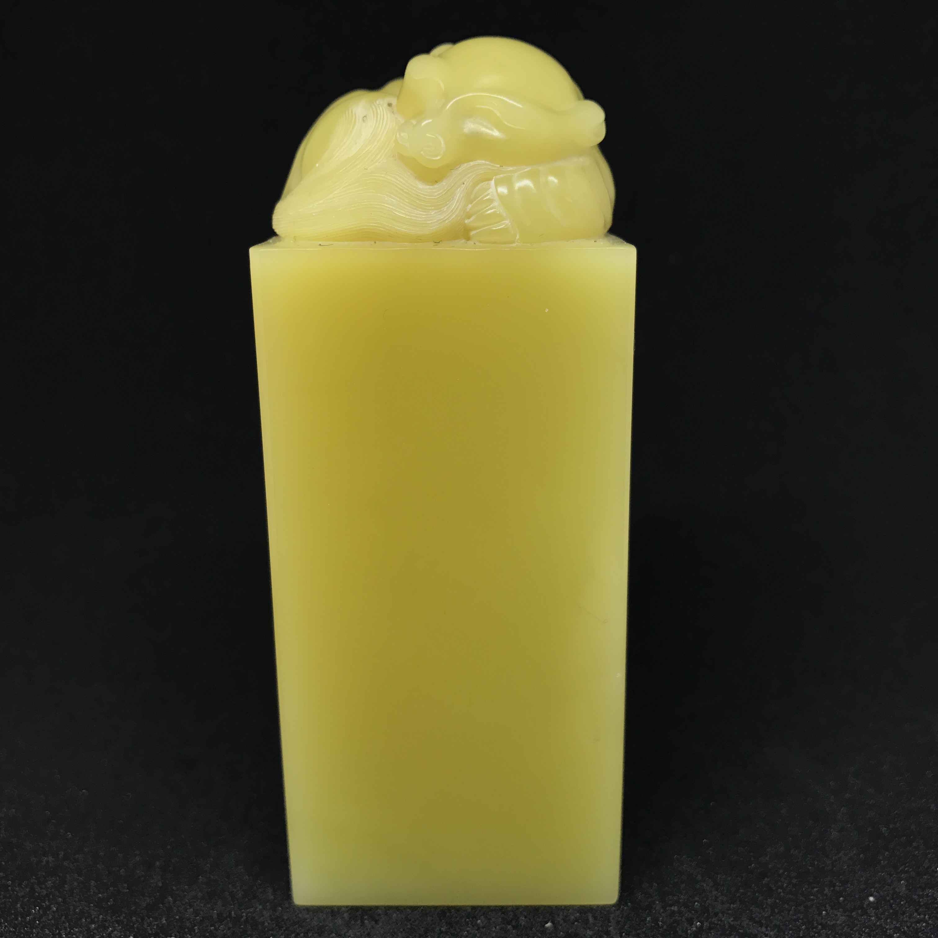 Qingtian Stone Boutique Seal Gate Rich And Yellow Light Frozen Purple Sandalwood Frozen Rock Gate Crystal North Mountain Crystal Seal Gate Blue Star