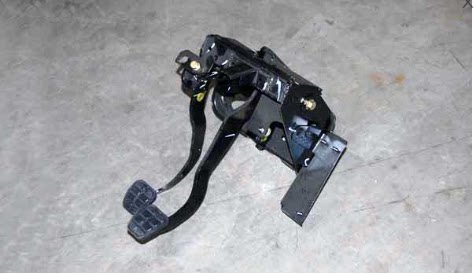 Original fitting factory Chery A3 brake and clutch pedal assembly A3 brake pedal clutch pedal assembly