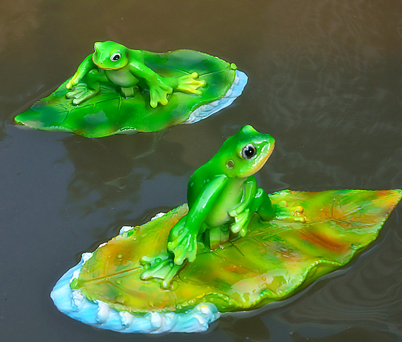 Nổi ếch vịt màu xanh lá cây scorpion đồ trang trí nhỏ màu vàng vịt đài phun nước thủ công mỹ nghệ sen pond mặt nước trang trí
