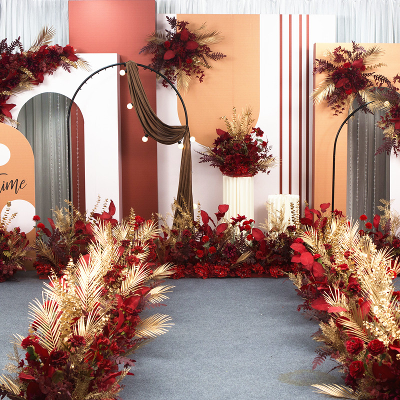 Wedding Celebration Stage Chinese Wedding Floral Greeting Guest Area Ttai Decorated Red Gold Color Terrace Floral Bouquet Flower Platoon