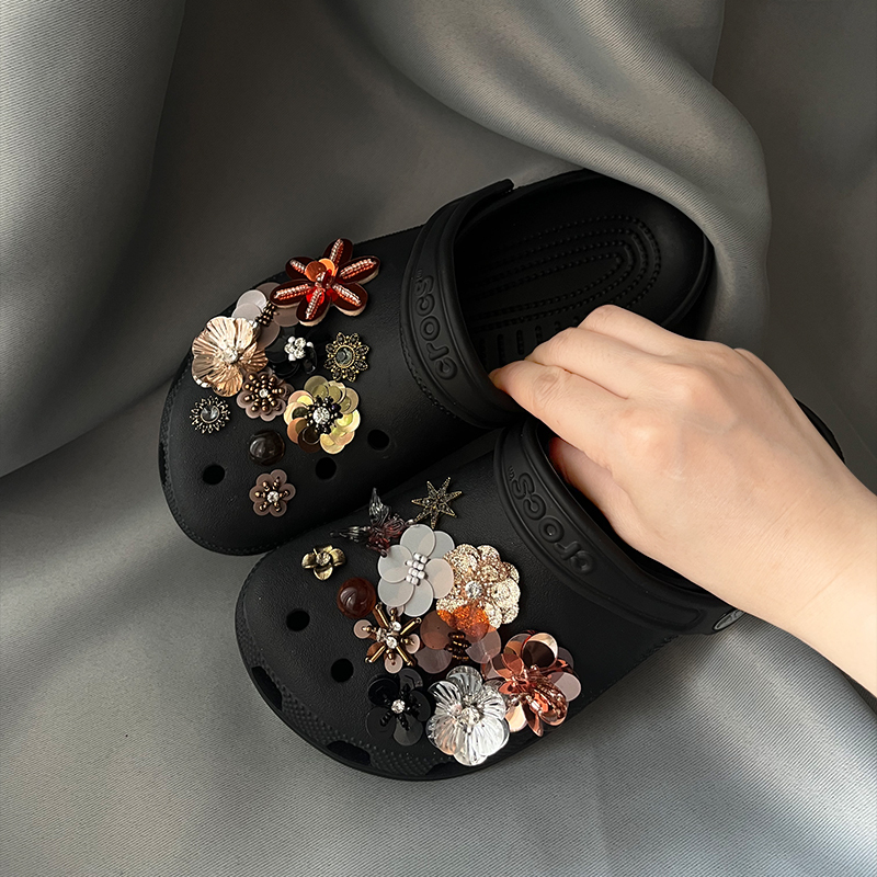 Suitable for Crocs Clogs, Retro Caramel-Colored Melard 3D Flower Clog Shoe Accessories