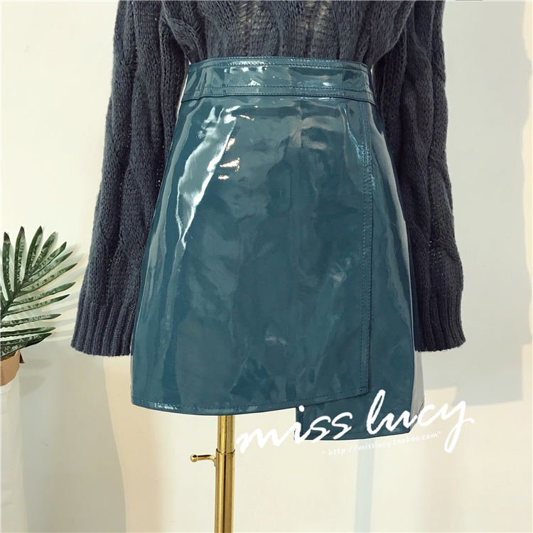 Váy AA mùa xuân và mùa thu nữ 2018 mới Hồng Kông hương vị retro chic váy thời trang cao eo túi đeo hông bóng sơn chân váy xếp ly ngắn