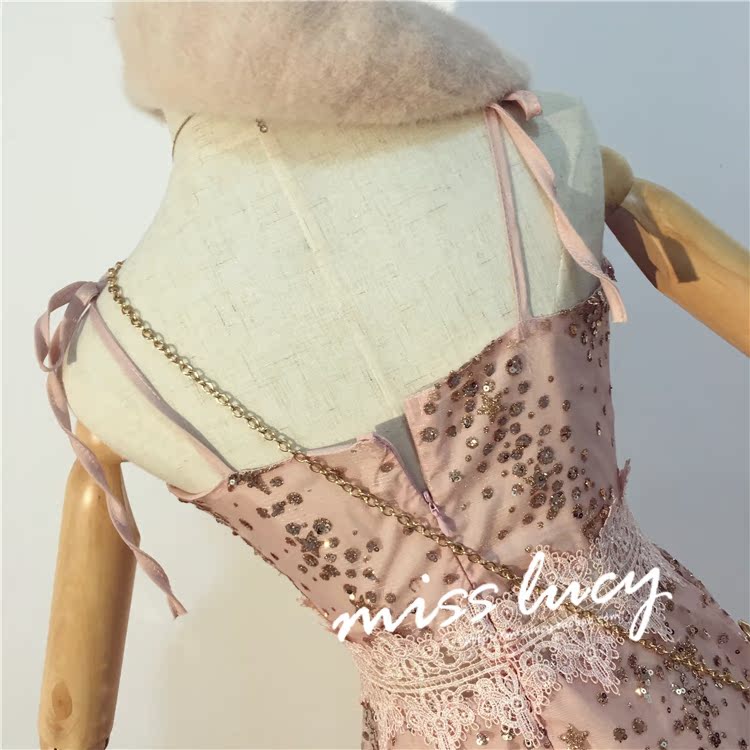 2018 mới nhẹ nhàng gió nhỏ eo cao v-cổ mặc eo một từ sequined dây đeo váy trẻ em mùa hè ăn mặc váy suông chữ a