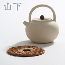 Vietnam handmade rattan tea cup cushion cup holder iron pot cushion precision woven lace autumn vine insulation coaster rattan mat special price