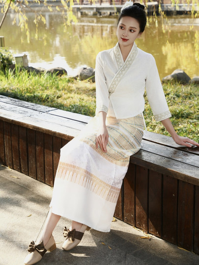 Mangas tres cuartos Falda de tubo Yunnan Dai Festival de salpicaduras de agua Traje Dai Ropa étnica característica Ropa de trabajo Ropa de mujer Dai