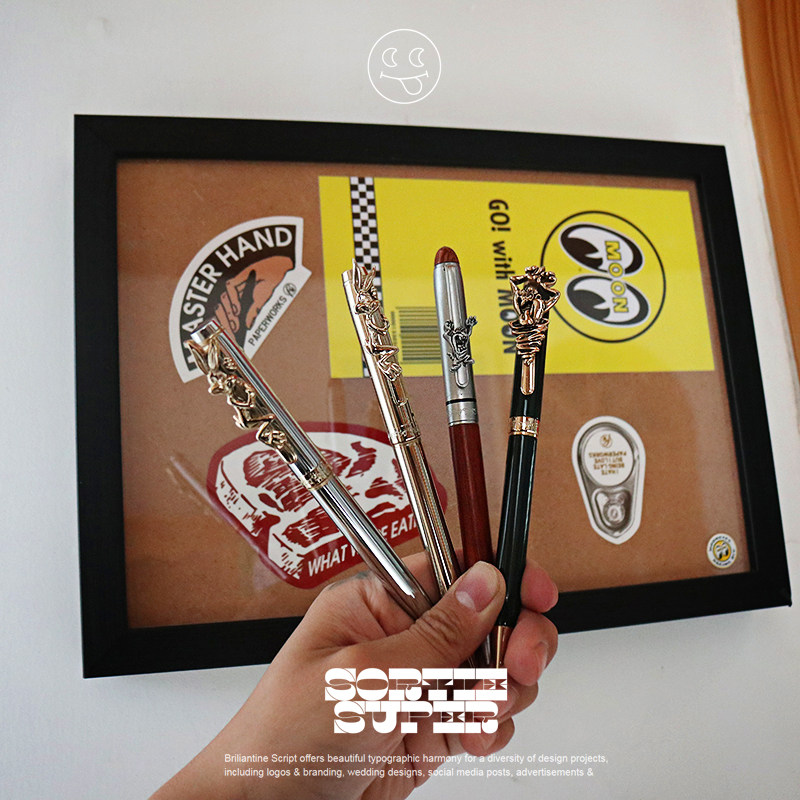 Exit US Rabbit Rabbit Cyclone Dog Metal Ball Pen has a texture