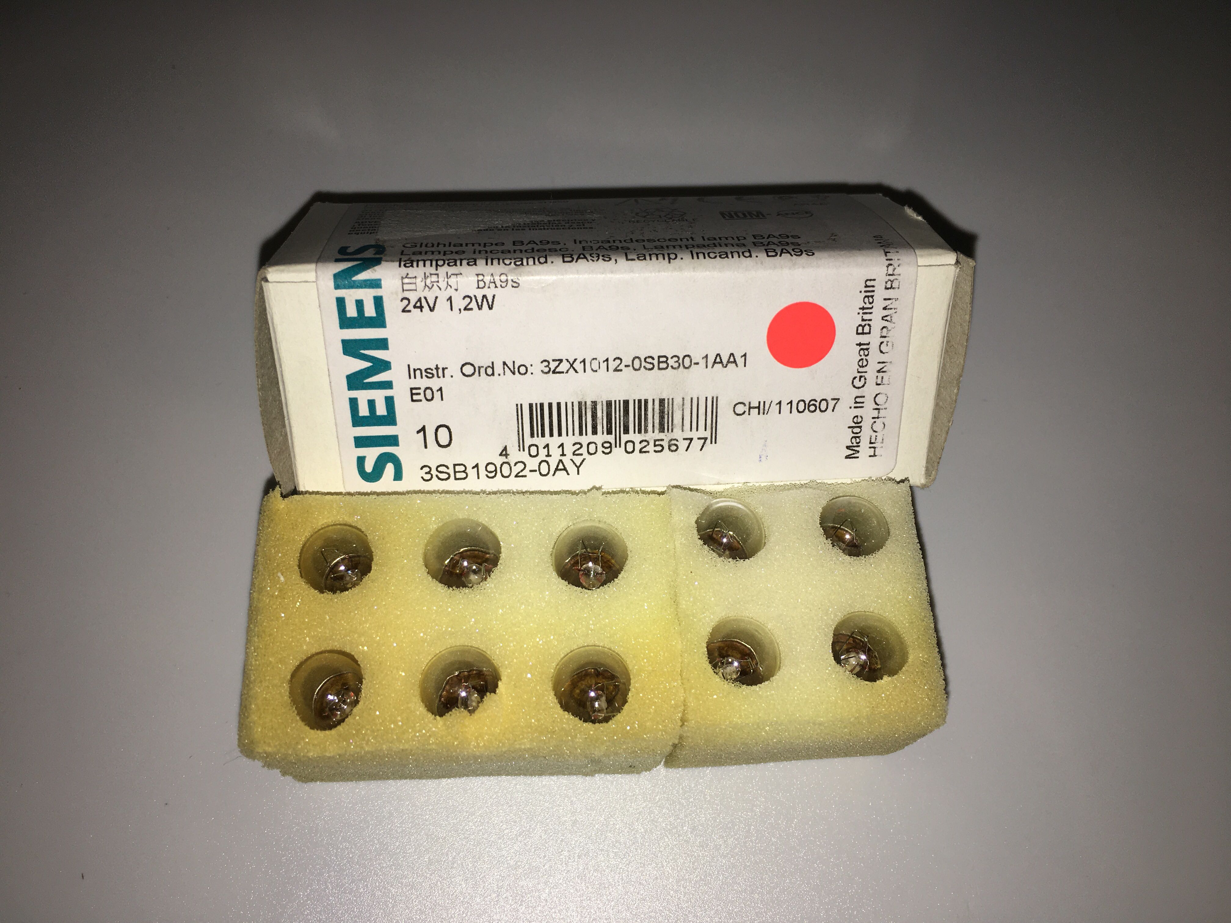 3SB 1902 - 0AY Siemens Incandescent Lamp Spot bargaining price for a large number of models supply buyers bear freight charges