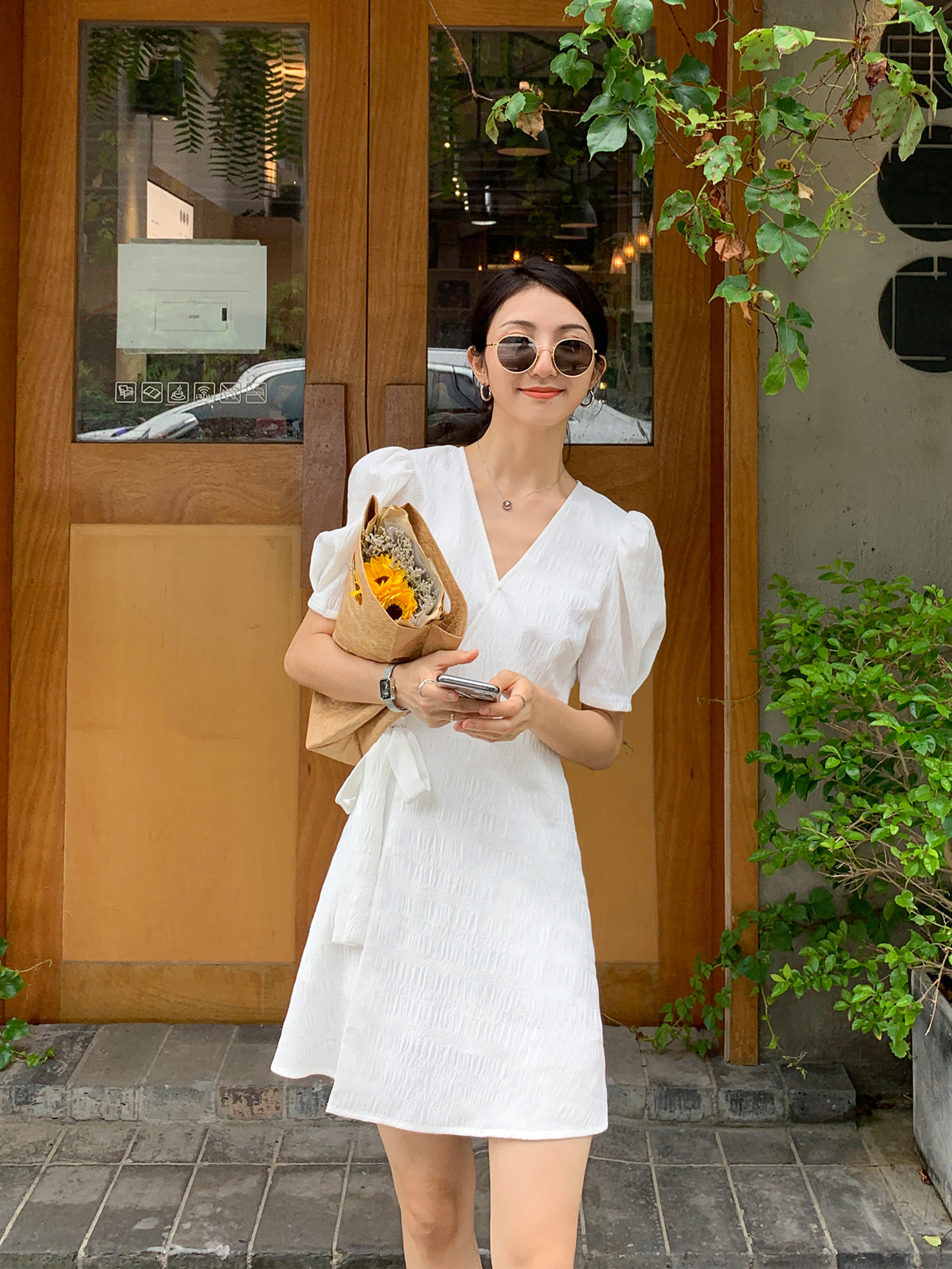 LOSTSOULS Japanese white V-neck temperament dress women's summer bubble sleeves WAIST THIN SHORT skirt