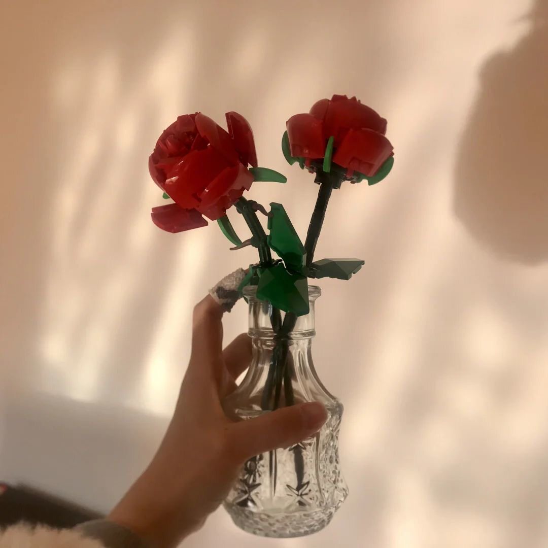 Creative Diy Handmade Yongsheng Flowers Building Blocks Graduates Day Gifts Send Girlfriend Girlfriends Little Crowdsourced Special Walking Hearts