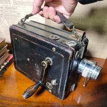Western antique American 1929 Derry Devry 35 mm mm hand-cranked movie film camera old object