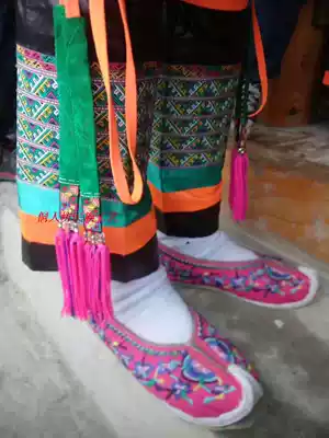 Traditional Miao and Dong leggings, Yao Buyi, Zhuang clothing accessories, ethnic minority characteristics, handicrafts, embroidery pieces