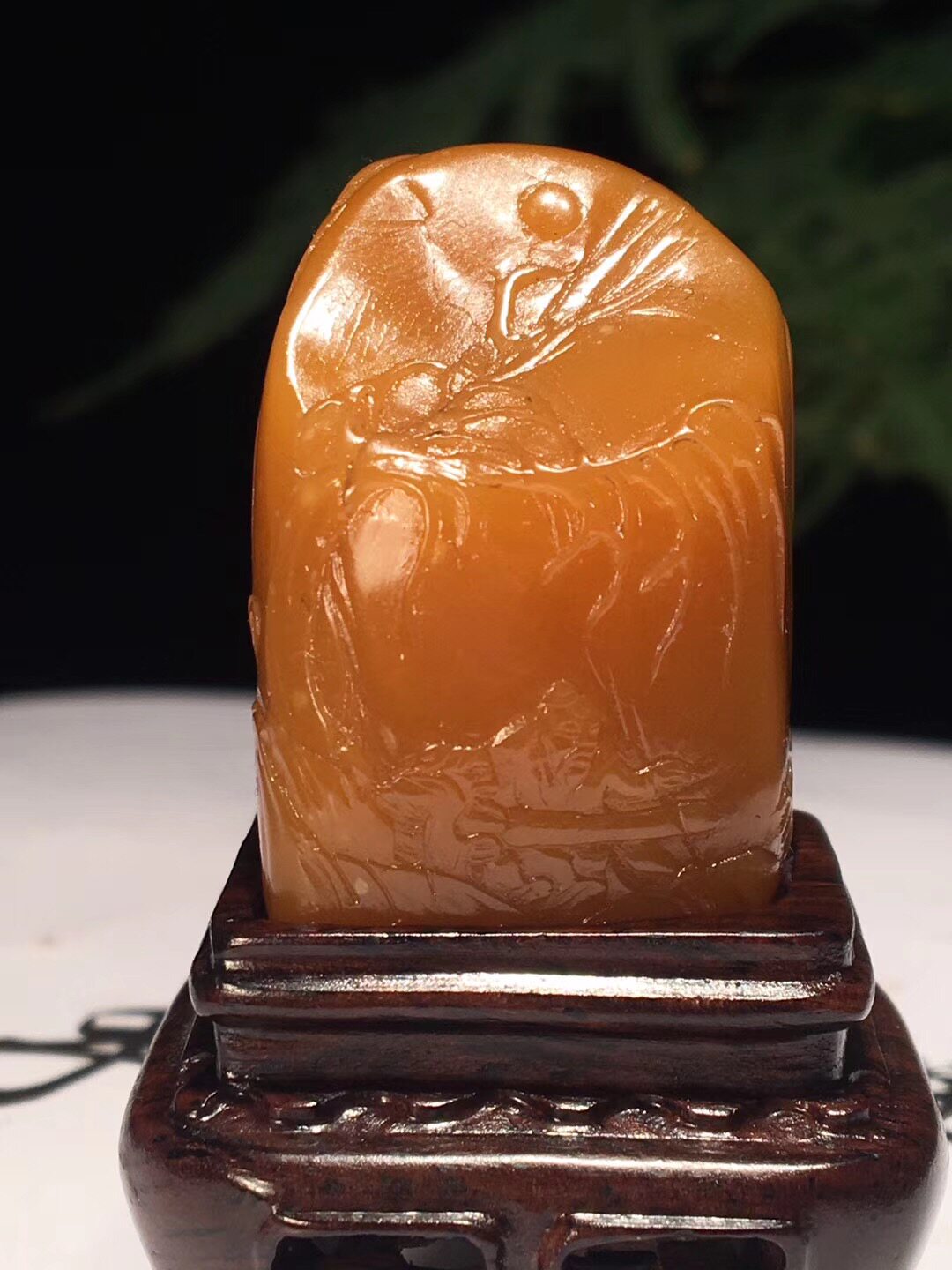 Sushushan Tian Yellowstone seal pendulum master works as Lao Tian Yellowstone Merchants The ancient beast button gold stone seal engraving custom